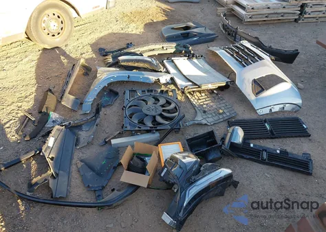 2025 Chevrolet Equinox Awd Lt z USA, uszkodzony, nr VIN 3GNAXPEG4SL324063